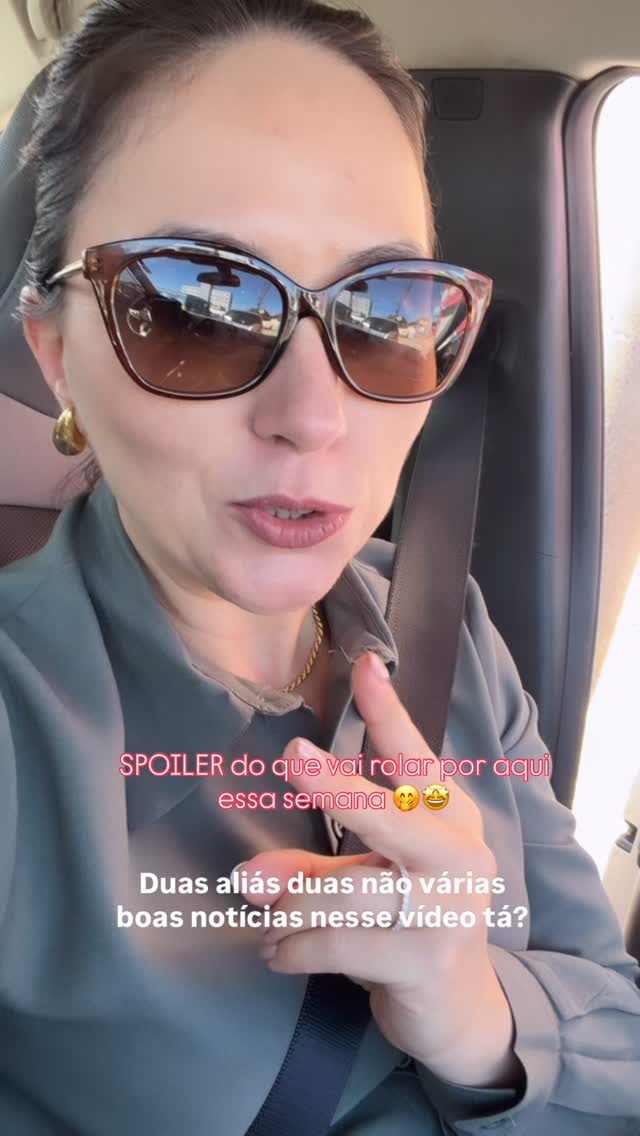 Fundadora no carro anunciando as novidades da semana